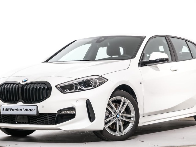 BMW Serie 1 118d color Blanco. Año 2024. 110KW(150CV). Diésel. En concesionario Oliva Motor Tarragona de Tarragona