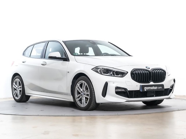 BMW Serie 1 118d color Blanco. Año 2024. 110KW(150CV). Diésel. En concesionario Oliva Motor Tarragona de Tarragona