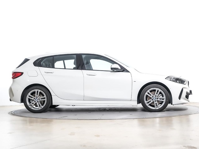 BMW Serie 1 118d color Blanco. Año 2024. 110KW(150CV). Diésel. En concesionario Oliva Motor Tarragona de Tarragona