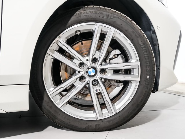 BMW Serie 1 118d color Blanco. Año 2024. 110KW(150CV). Diésel. En concesionario Oliva Motor Tarragona de Tarragona