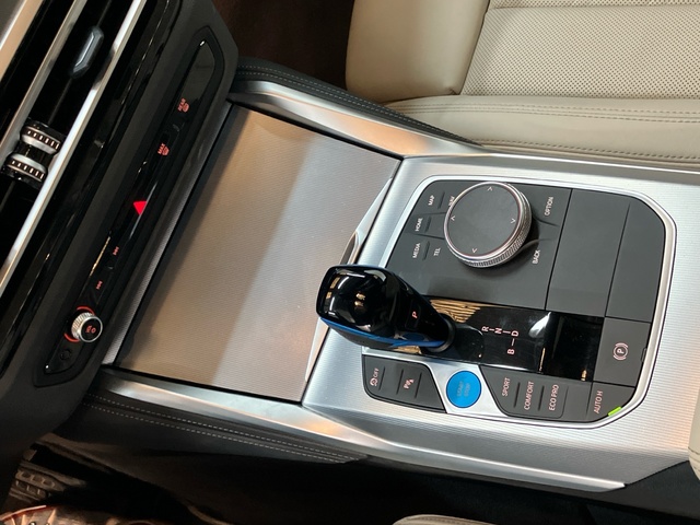 BMW i4 eDrive40 color Azul. Año 2023. 250KW(340CV). Eléctrico. En concesionario Proa Premium Palma de Illes Balears