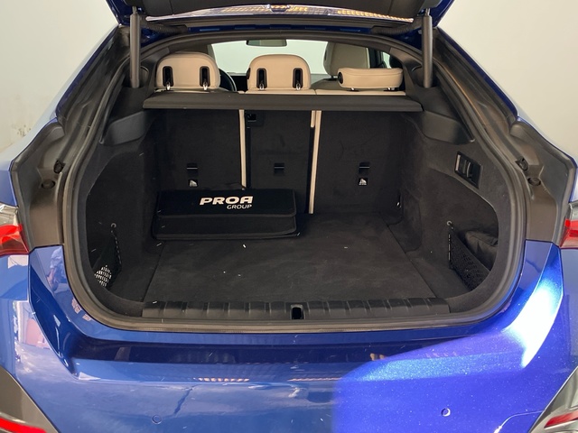 BMW i4 eDrive40 color Azul. Año 2023. 250KW(340CV). Eléctrico. En concesionario Proa Premium Palma de Illes Balears