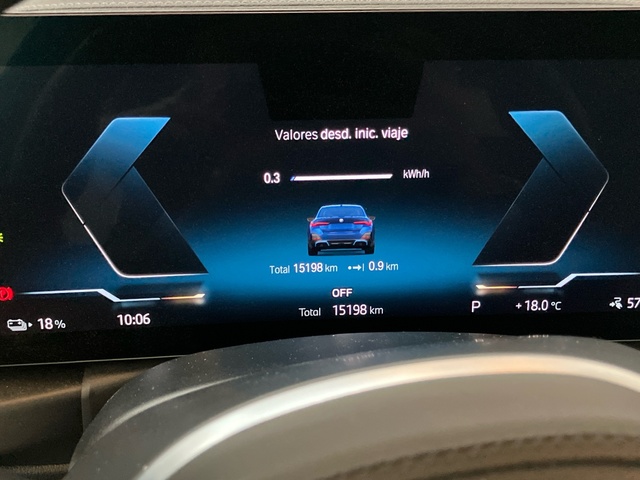 BMW i4 eDrive40 color Azul. Año 2023. 250KW(340CV). Eléctrico. En concesionario Proa Premium Palma de Illes Balears