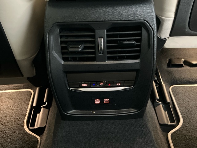 BMW i4 eDrive40 color Azul. Año 2023. 250KW(340CV). Eléctrico. En concesionario Proa Premium Palma de Illes Balears