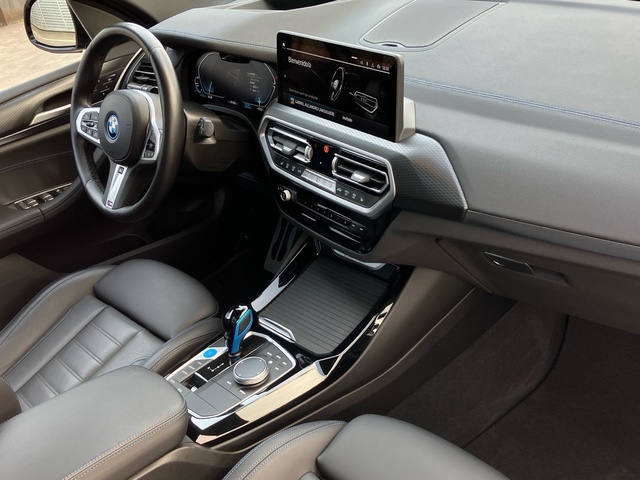 BMW iX3 M Sport color Negro. Año 2022. 210KW(286CV). Eléctrico. En concesionario Bernesga Motor León (Bmw y Mini) de León