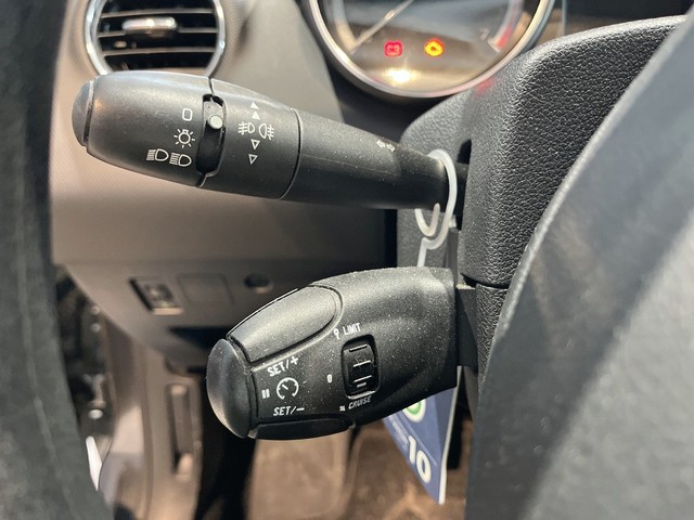 Peugeot 308 1.6 VTi Access 88 kW (120 CV)
