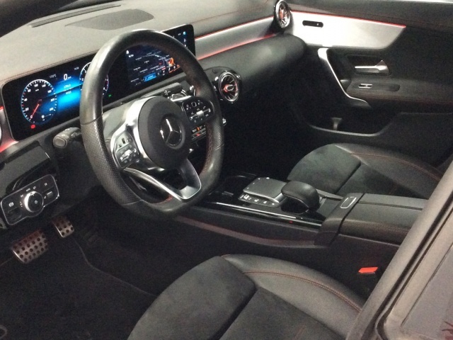 Mercedes-Benz CLA Shooting Brake 180 100 kW (136 CV)