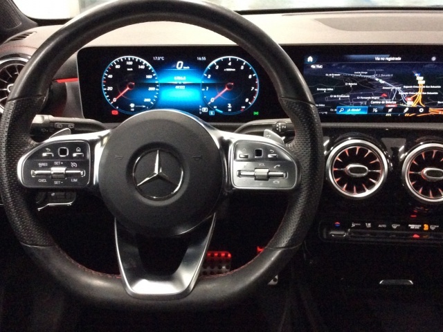 Mercedes-Benz CLA Shooting Brake 180 100 kW (136 CV)