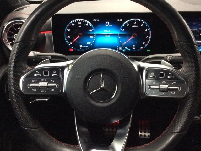 Mercedes-Benz CLA Shooting Brake 180 100 kW (136 CV)