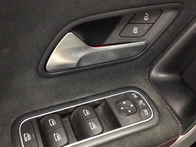 Mercedes-Benz CLA Shooting Brake 180 100 kW (136 CV)