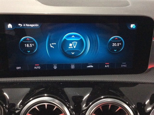 Mercedes-Benz CLA Shooting Brake 180 100 kW (136 CV)