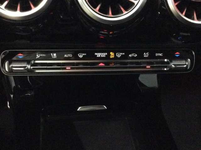 Mercedes-Benz CLA Shooting Brake 180 100 kW (136 CV)