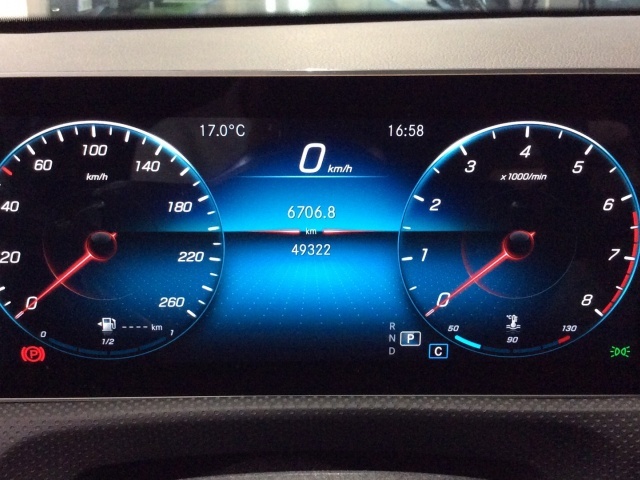 Mercedes-Benz CLA Shooting Brake 180 100 kW (136 CV)
