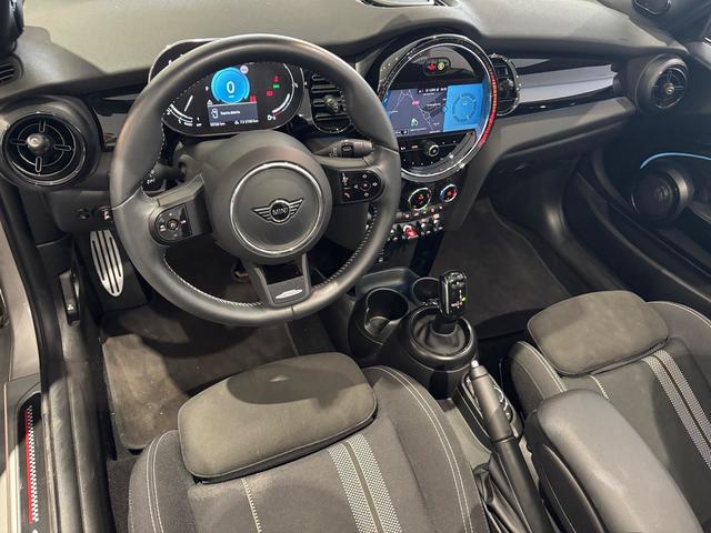fotoG 11 del MINI MINI Cabrio Cooper 100 kW (136 CV) 136cv Gasolina del 2024 en Málaga