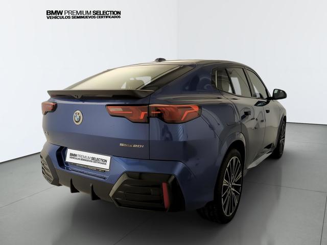 BMW X2 sDrive20i color Azul. Año 2024. 125KW(170CV). Gasolina. En concesionario Automotor Premium Marbella - Málaga de Málaga