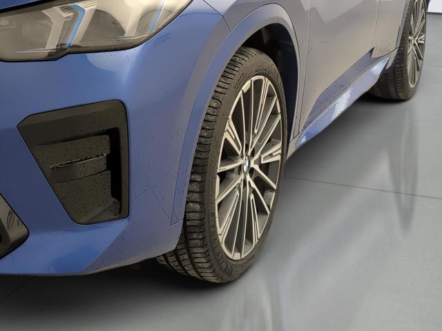 BMW X2 sDrive20i color Azul. Año 2024. 125KW(170CV). Gasolina. En concesionario Automotor Premium Marbella - Málaga de Málaga