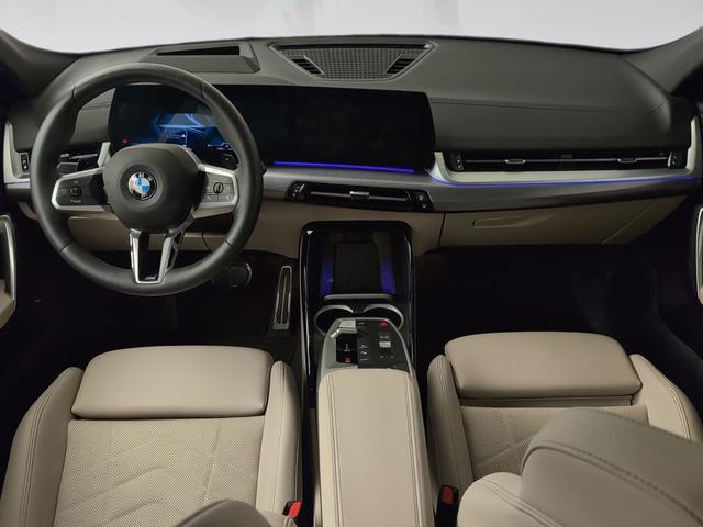 BMW X2 sDrive20i color Azul. Año 2024. 125KW(170CV). Gasolina. En concesionario Automotor Premium Marbella - Málaga de Málaga