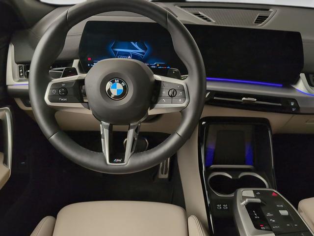 BMW X2 sDrive20i color Azul. Año 2024. 125KW(170CV). Gasolina. En concesionario Automotor Premium Marbella - Málaga de Málaga