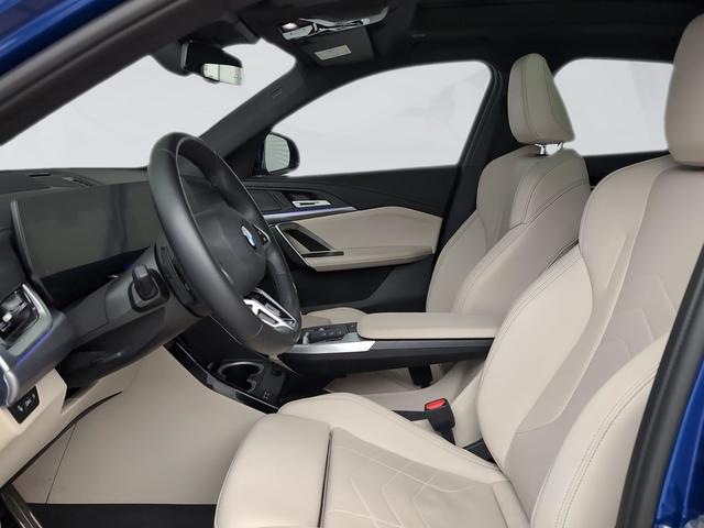 BMW X2 sDrive20i color Azul. Año 2024. 125KW(170CV). Gasolina. En concesionario Automotor Premium Marbella - Málaga de Málaga