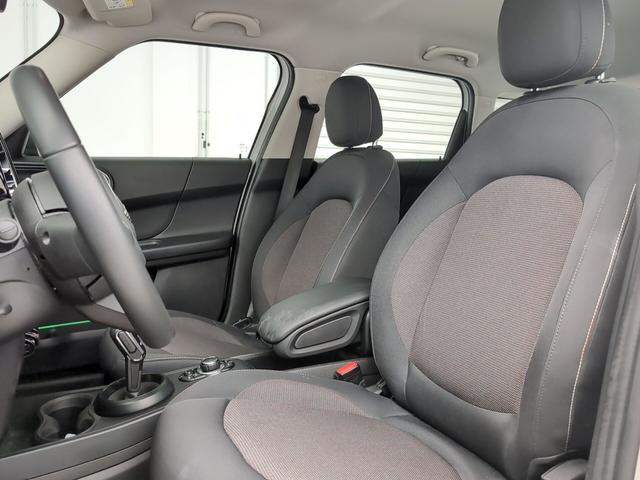 fotoG 13 del MINI MINI Countryman Cooper 100 kW (136 CV) 136cv Gasolina del 2024 en Málaga