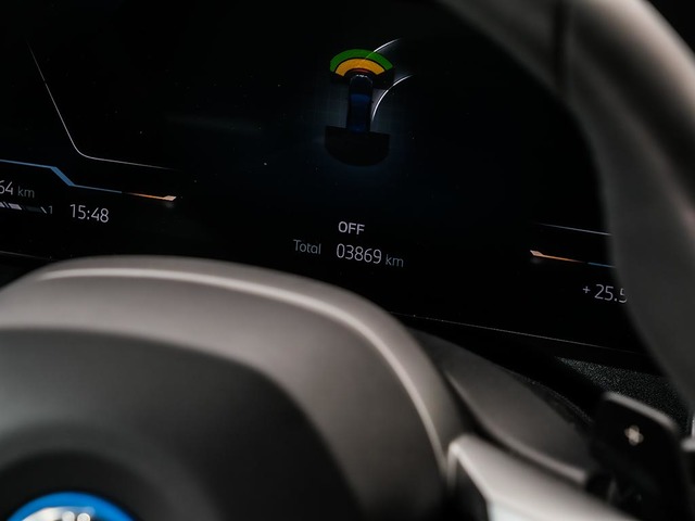 BMW Serie 5 530e color Gris. Año 2025. 220KW(299CV). Híbrido Electro/Gasolina. En concesionario Oliva Motor Tarragona de Tarragona