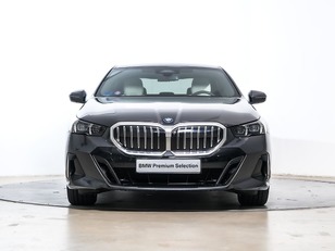 Fotos de BMW Serie 5 530e color Gris. Año 2025. 220KW(299CV). Híbrido Electro/Gasolina. En concesionario Oliva Motor Tarragona de Tarragona