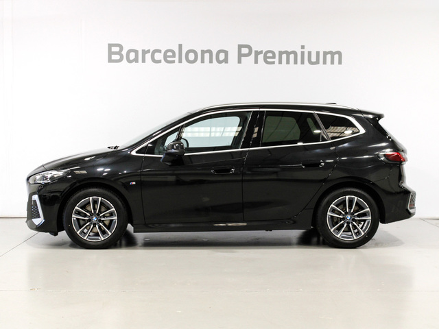 BMW Serie 2 218d Active Tourer color Negro. Año 2024. 110KW(150CV). Diésel. En concesionario Barcelona Premium -- GRAN VIA de Barcelona