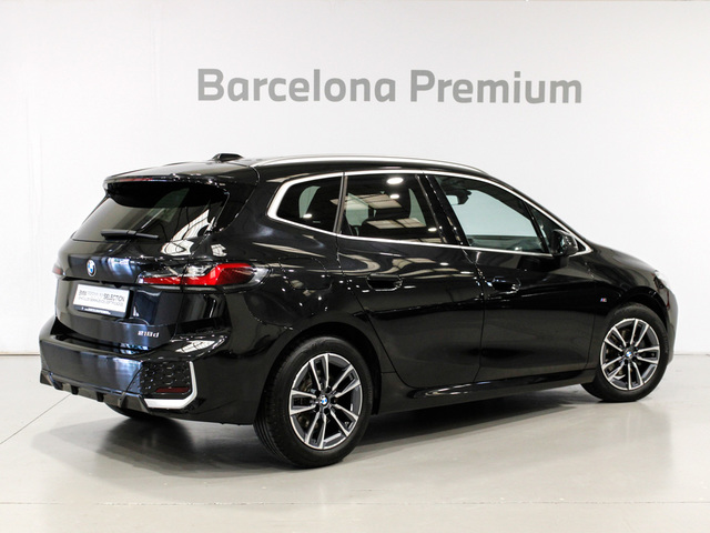 BMW Serie 2 218d Active Tourer color Negro. Año 2024. 110KW(150CV). Diésel. En concesionario Barcelona Premium -- GRAN VIA de Barcelona