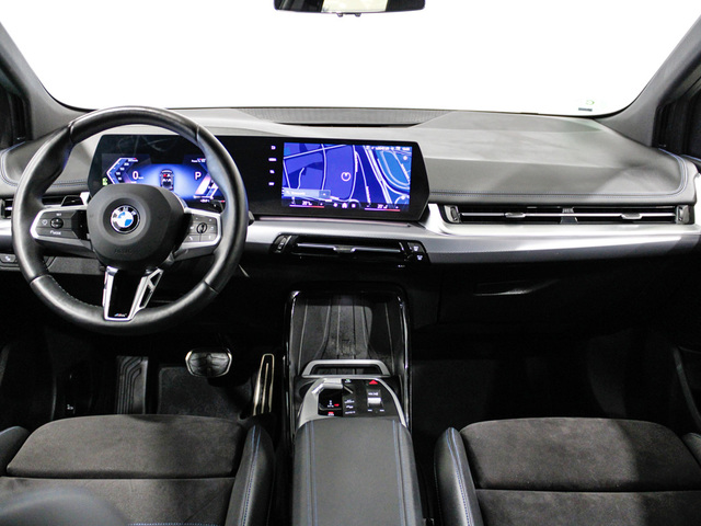 BMW Serie 2 218d Active Tourer color Negro. Año 2024. 110KW(150CV). Diésel. En concesionario Barcelona Premium -- GRAN VIA de Barcelona