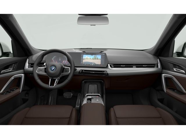 BMW iX1 eDrive20 color Blanco. Año 2024. 150KW(204CV). Eléctrico. En concesionario Motri Motor Jaén de Jaén