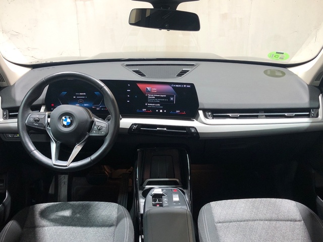 BMW X1 sDrive18d color Negro. Año 2024. 110KW(150CV). Diésel. En concesionario Movilnorte El Plantio de Madrid