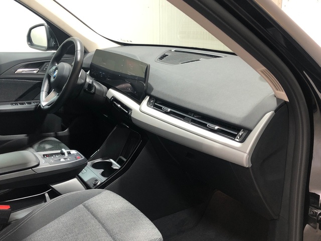 BMW X1 sDrive18d color Negro. Año 2024. 110KW(150CV). Diésel. En concesionario Movilnorte El Plantio de Madrid