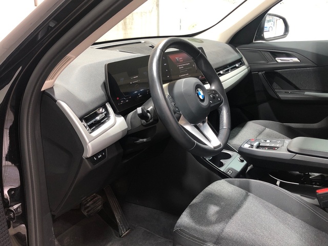 BMW X1 sDrive18d color Negro. Año 2024. 110KW(150CV). Diésel. En concesionario Movilnorte El Plantio de Madrid