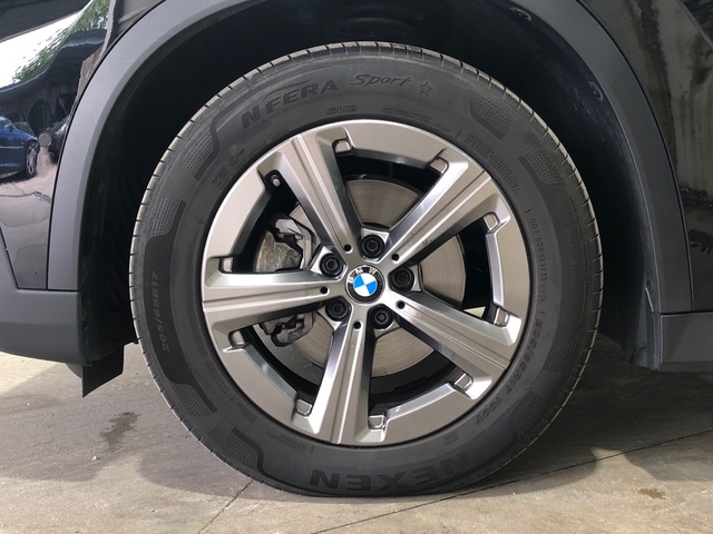 BMW X1 sDrive18d color Negro. Año 2024. 110KW(150CV). Diésel. En concesionario Movilnorte El Plantio de Madrid