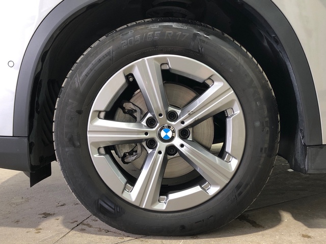 BMW X1 sDrive18d color Gris Plata. Año 2024. 110KW(150CV). Diésel. En concesionario Movilnorte El Plantio de Madrid