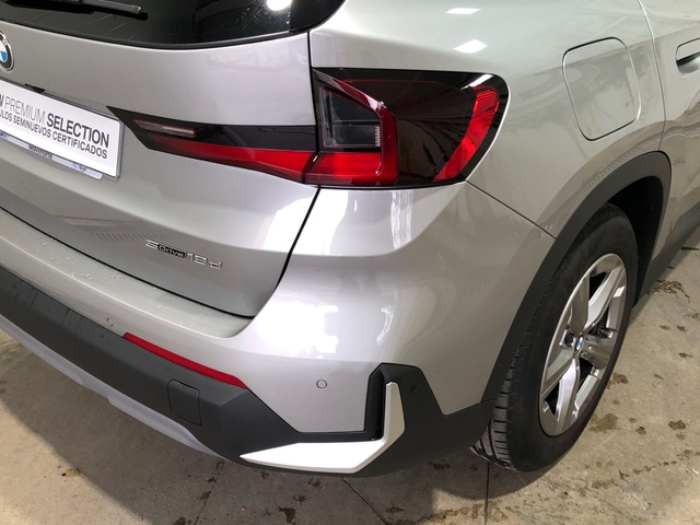 BMW X1 sDrive18d color Gris Plata. Año 2024. 110KW(150CV). Diésel. En concesionario Movilnorte El Plantio de Madrid