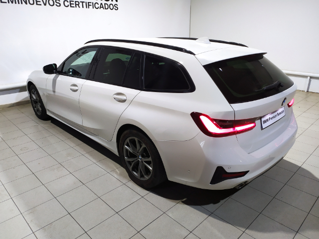 BMW Serie 3 318d Touring color Blanco. Año 2022. 110KW(150CV). Diésel. En concesionario Hispamovil Elche de Alicante