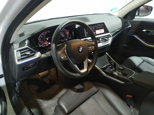 BMW Serie 3 318d Touring color Blanco. Año 2022. 110KW(150CV). Diésel. En concesionario Hispamovil Elche de Alicante