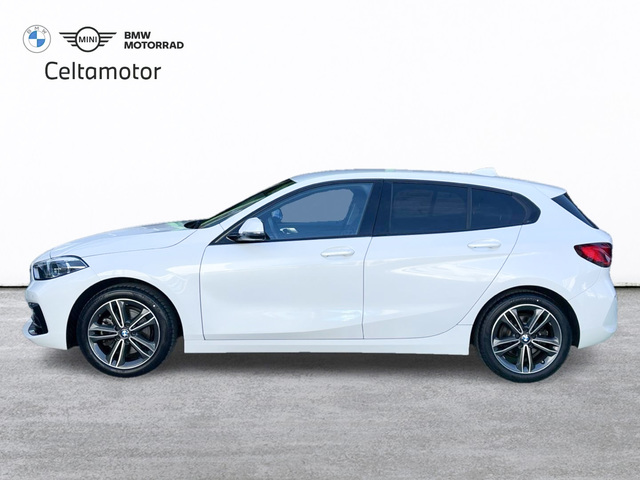 BMW Serie 1 116d color Blanco. Año 2021. 85KW(116CV). Diésel. En concesionario Celtamotor Vigo de Pontevedra