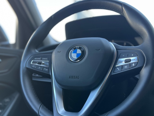 BMW Serie 1 116d color Blanco. Año 2021. 85KW(116CV). Diésel. En concesionario Celtamotor Vigo de Pontevedra