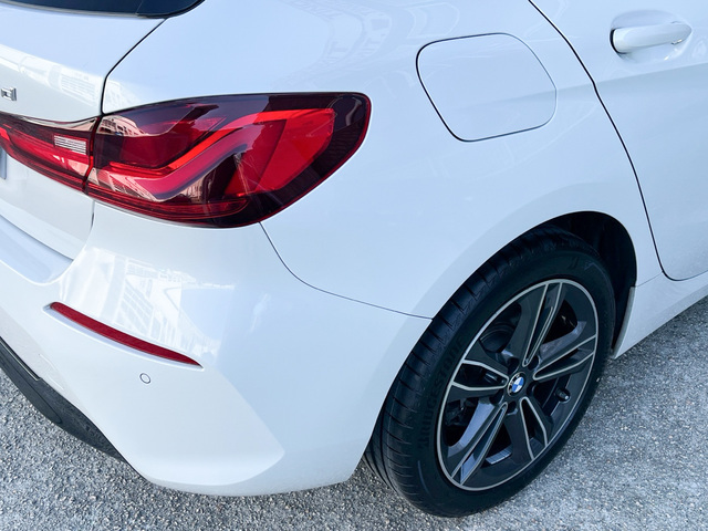 BMW Serie 1 116d color Blanco. Año 2021. 85KW(116CV). Diésel. En concesionario Celtamotor Vigo de Pontevedra