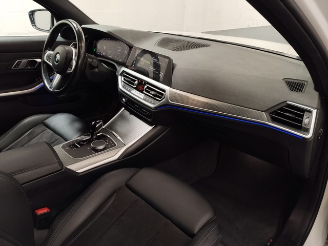 BMW Serie 3 318d Touring color Blanco. Año 2022. 110KW(150CV). Diésel. En concesionario Autoberón de La Rioja