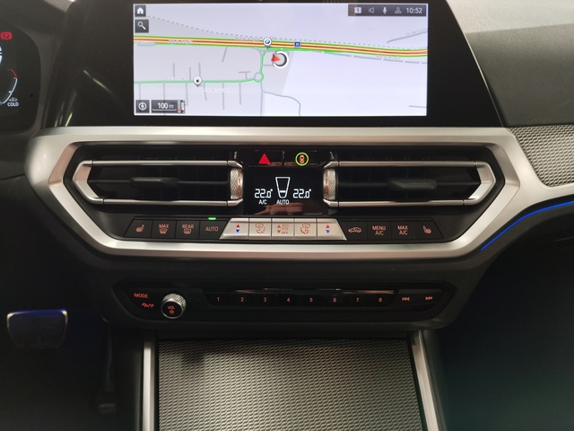 BMW Serie 3 318d Touring color Blanco. Año 2022. 110KW(150CV). Diésel. En concesionario Autoberón de La Rioja