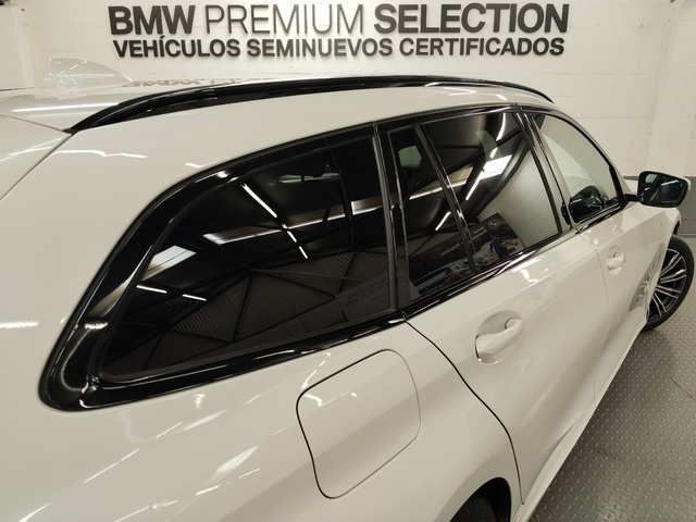 BMW Serie 3 318d Touring color Blanco. Año 2022. 110KW(150CV). Diésel. En concesionario Autoberón de La Rioja