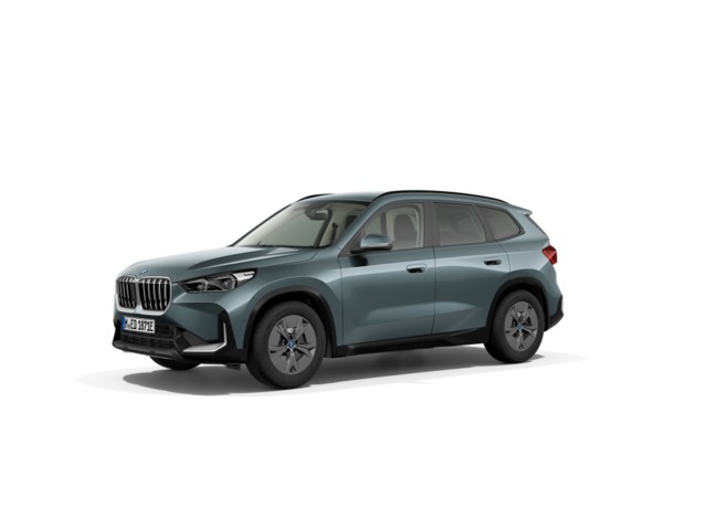 BMW iX1 xDrive30 color Verde. Año 2023. 230KW(313CV). Eléctrico. En concesionario Barcelona Premium -- GRAN VIA de Barcelona