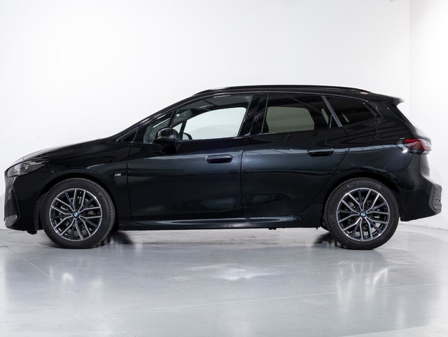 BMW Serie 2 218d Active Tourer color Negro. Año 2024. 110KW(150CV). Diésel. En concesionario Oliva Motor Girona de Girona