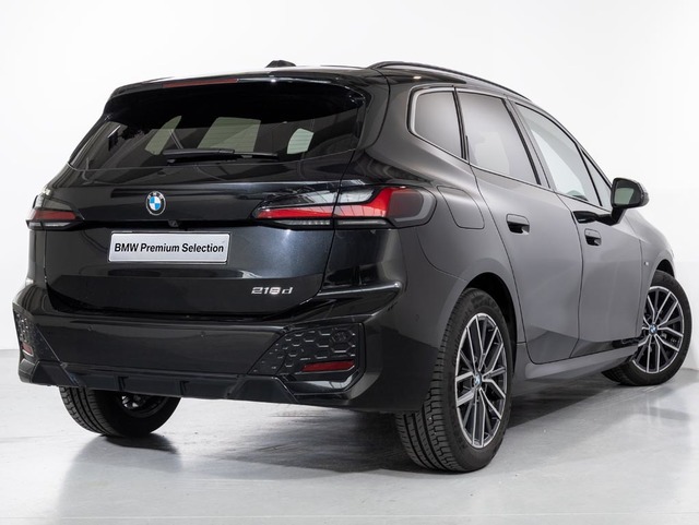 BMW Serie 2 218d Active Tourer color Negro. Año 2024. 110KW(150CV). Diésel. En concesionario Oliva Motor Girona de Girona