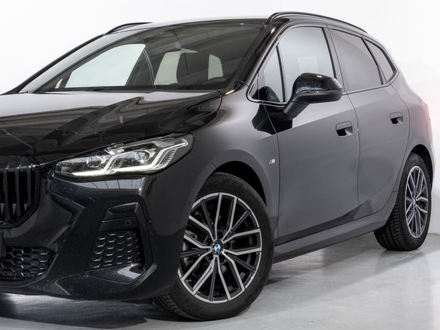 BMW Serie 2 218d Active Tourer color Negro. Año 2024. 110KW(150CV). Diésel. En concesionario Oliva Motor Girona de Girona