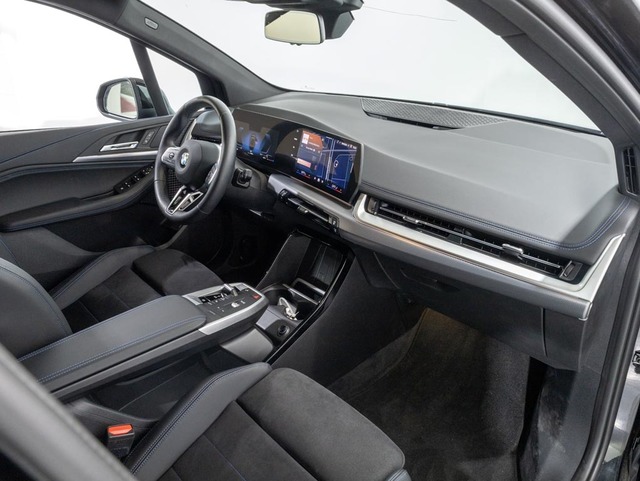 BMW Serie 2 218d Active Tourer color Negro. Año 2024. 110KW(150CV). Diésel. En concesionario Oliva Motor Girona de Girona