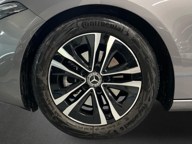 Mercedes-Benz Clase A 180 100 kW (136 CV)